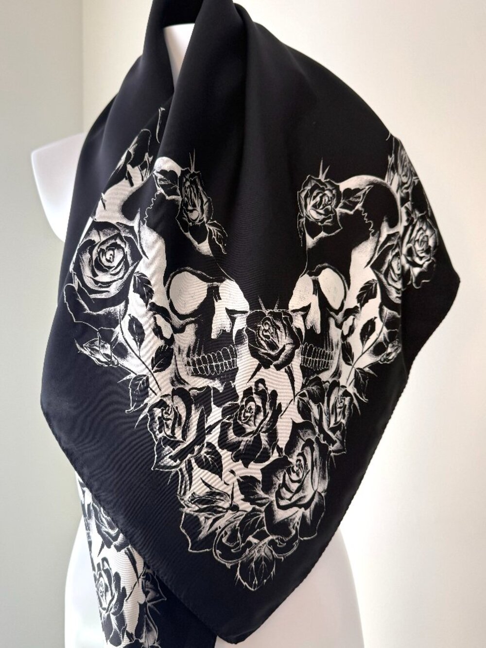 Authentic Thomas Wylde Black Skulls & Roses Square Silk Twill Scarf